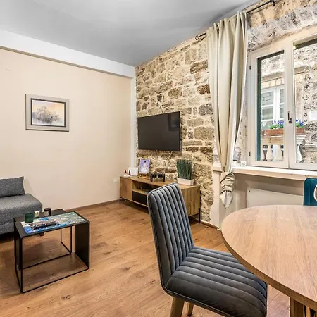 Sizgoric Palace Apartment